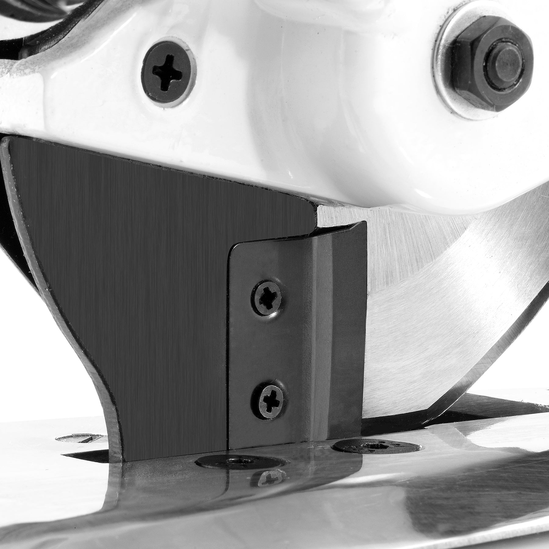 The Fixed Side Knife Guard Safety Feature on Cloth Cutting Machine Ensures the Operator is Protected at All Times.